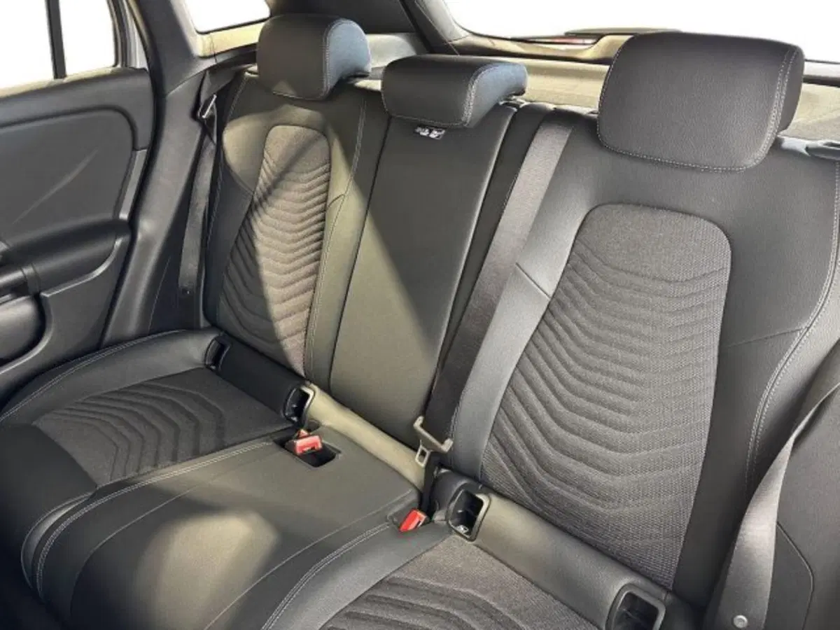 Mercedes-Benz GLA SUV nuova a Bologna (9)
