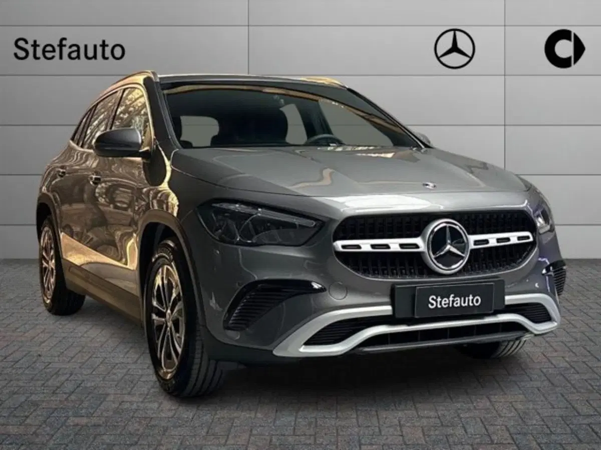 Mercedes-Benz GLA SUV nuova a Bologna
