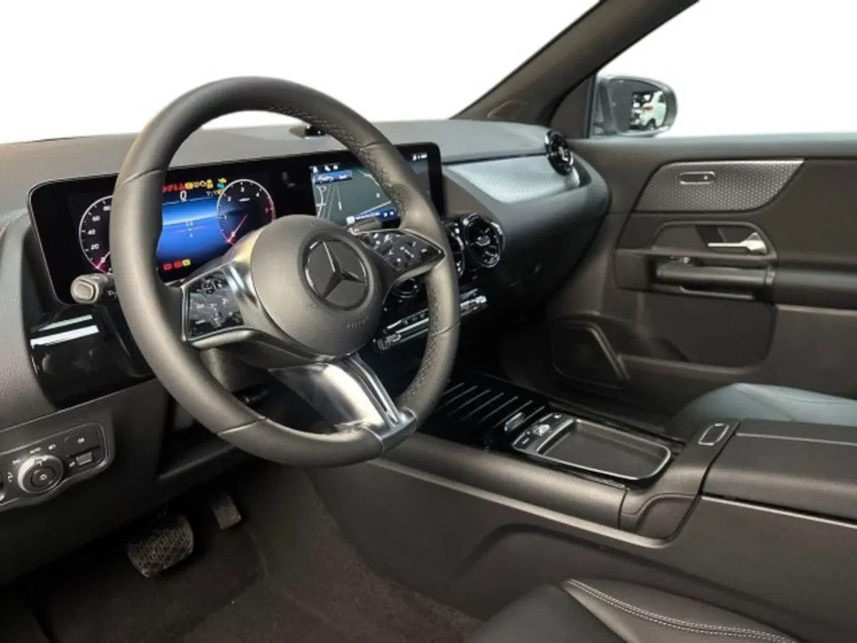 Mercedes-Benz GLA SUV nuova a Bologna (11)