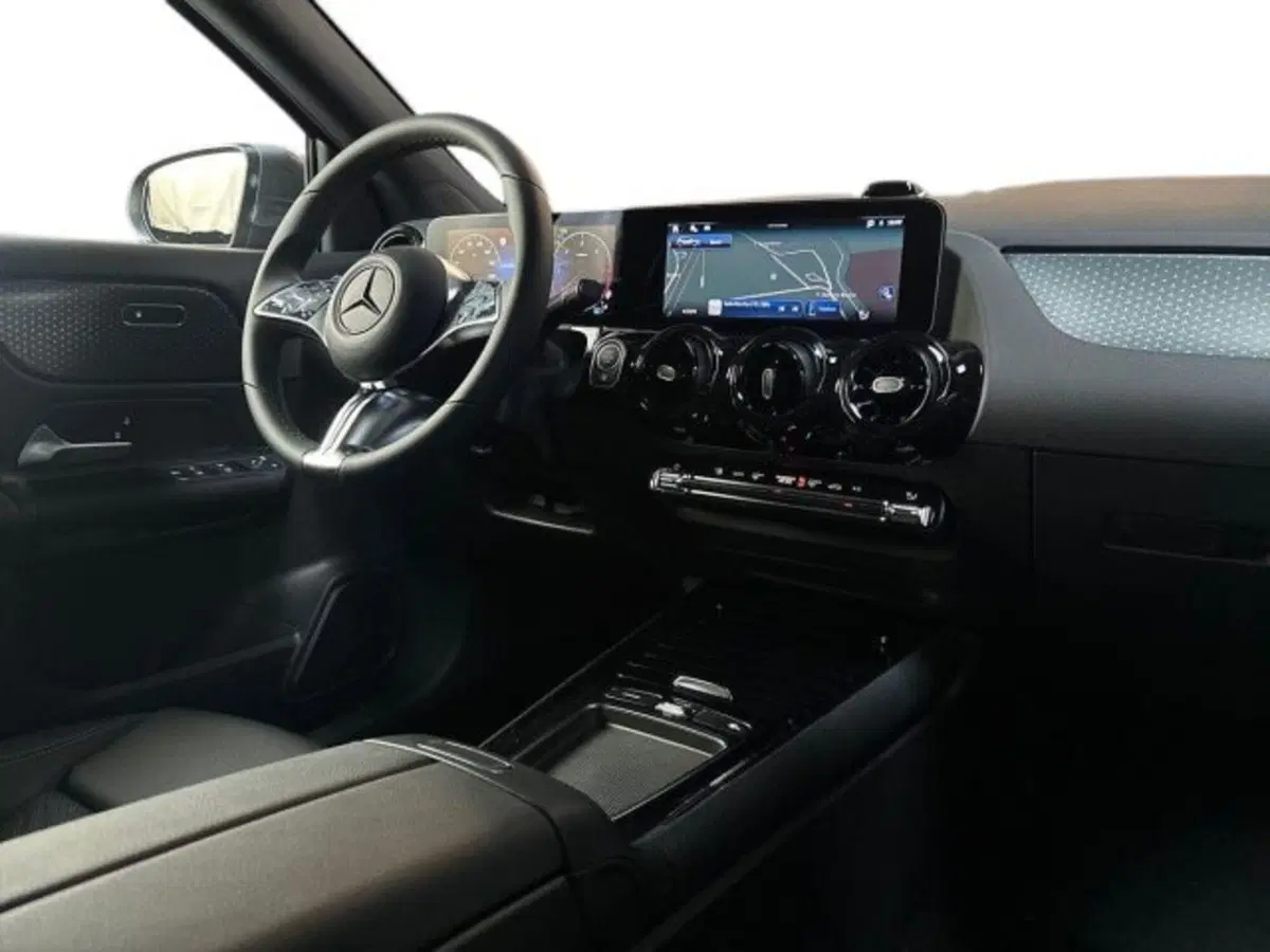 Mercedes-Benz GLA SUV nuova a Bologna (15)