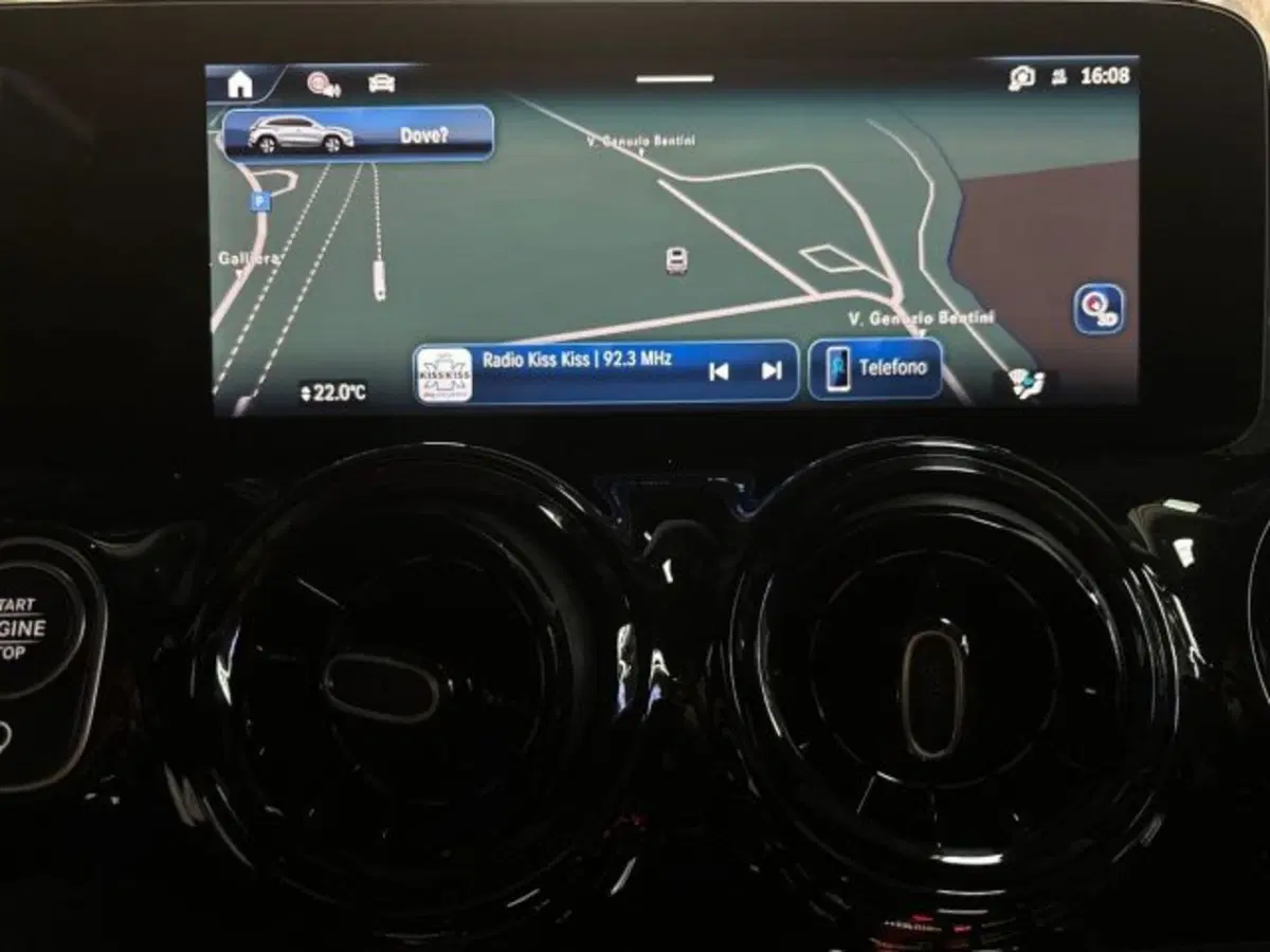 Mercedes-Benz GLA SUV nuova a Bologna (17)