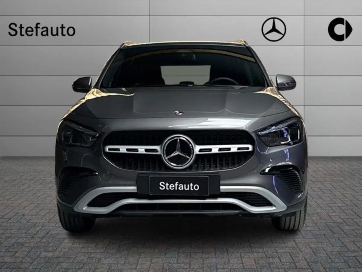 Mercedes-Benz GLA SUV nuova a Bologna (4)
