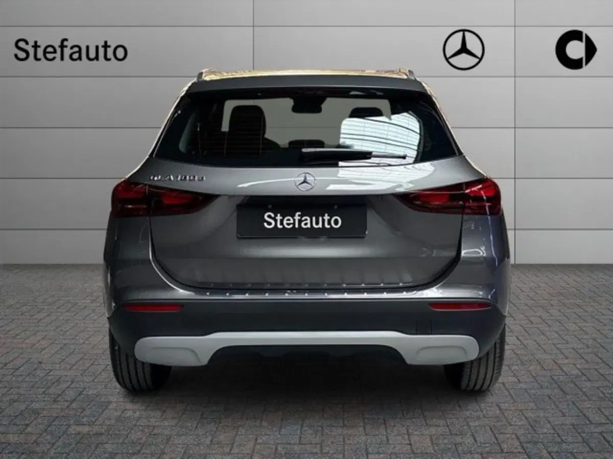 Mercedes-Benz GLA SUV nuova a Bologna (6)