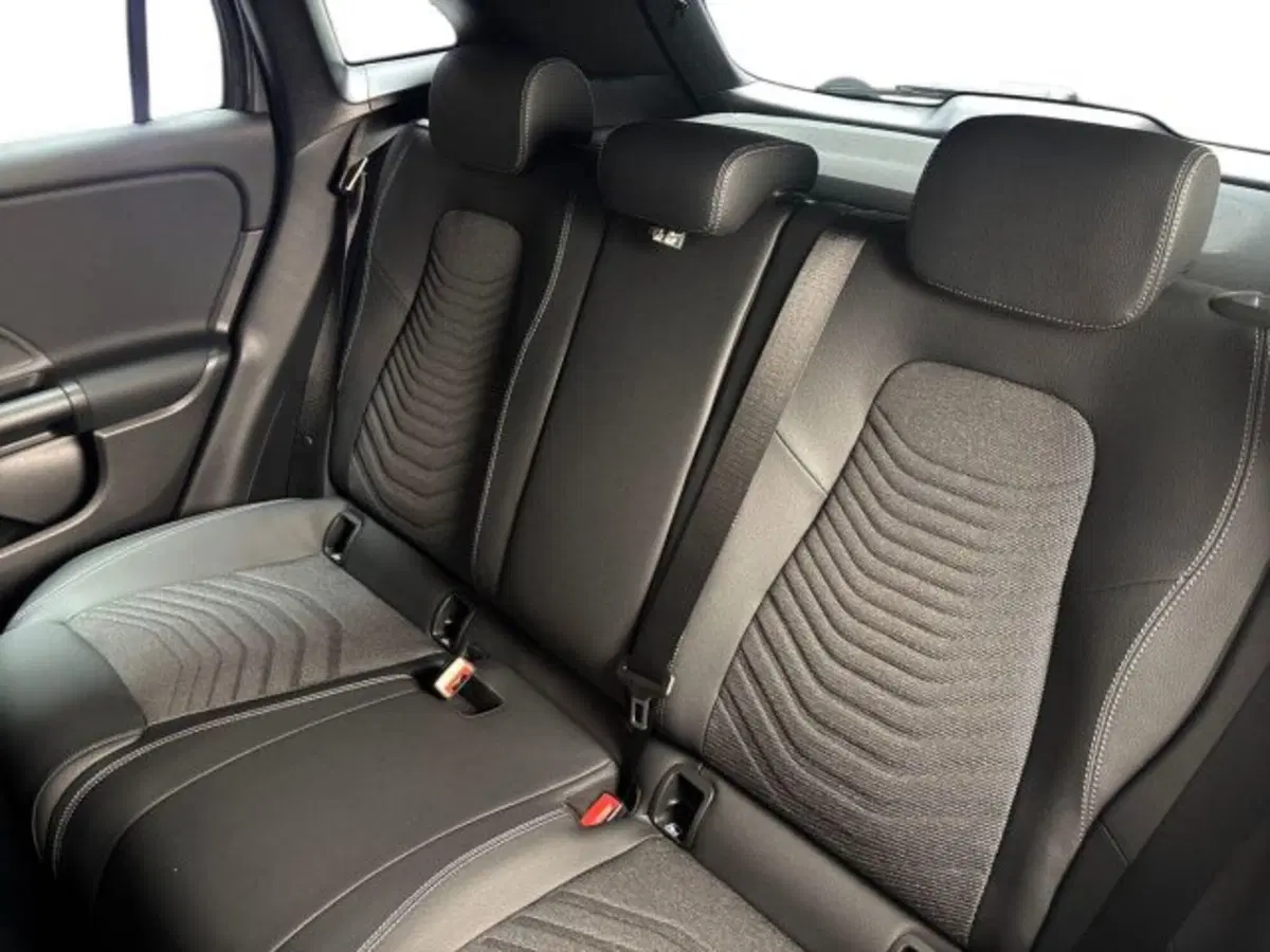 Mercedes-Benz GLA SUV nuova a Bologna (9)