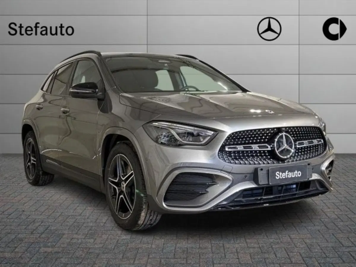 Mercedes-Benz GLA SUV nuova a Bologna