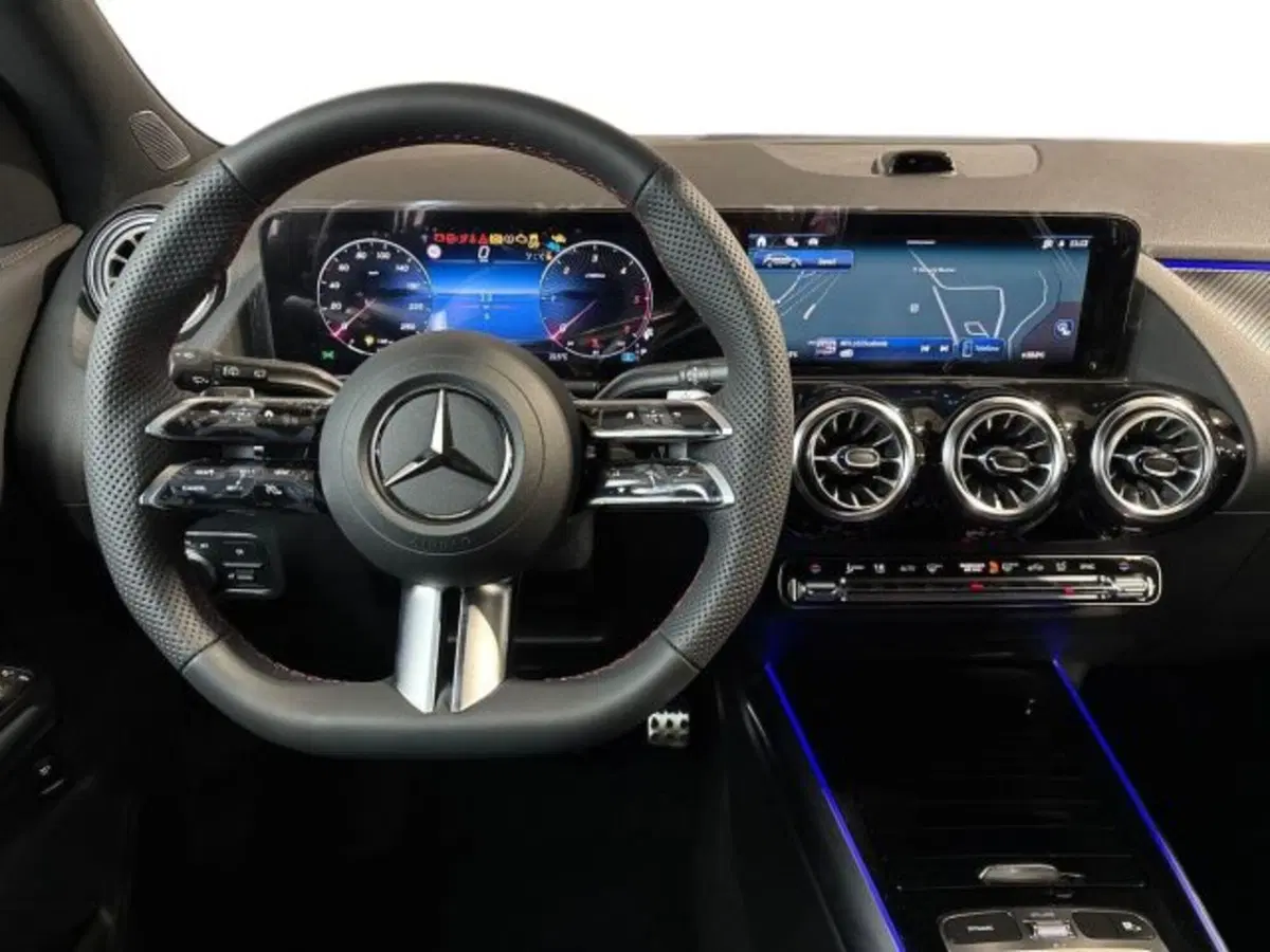 Mercedes-Benz GLA SUV nuova a Bologna (14)