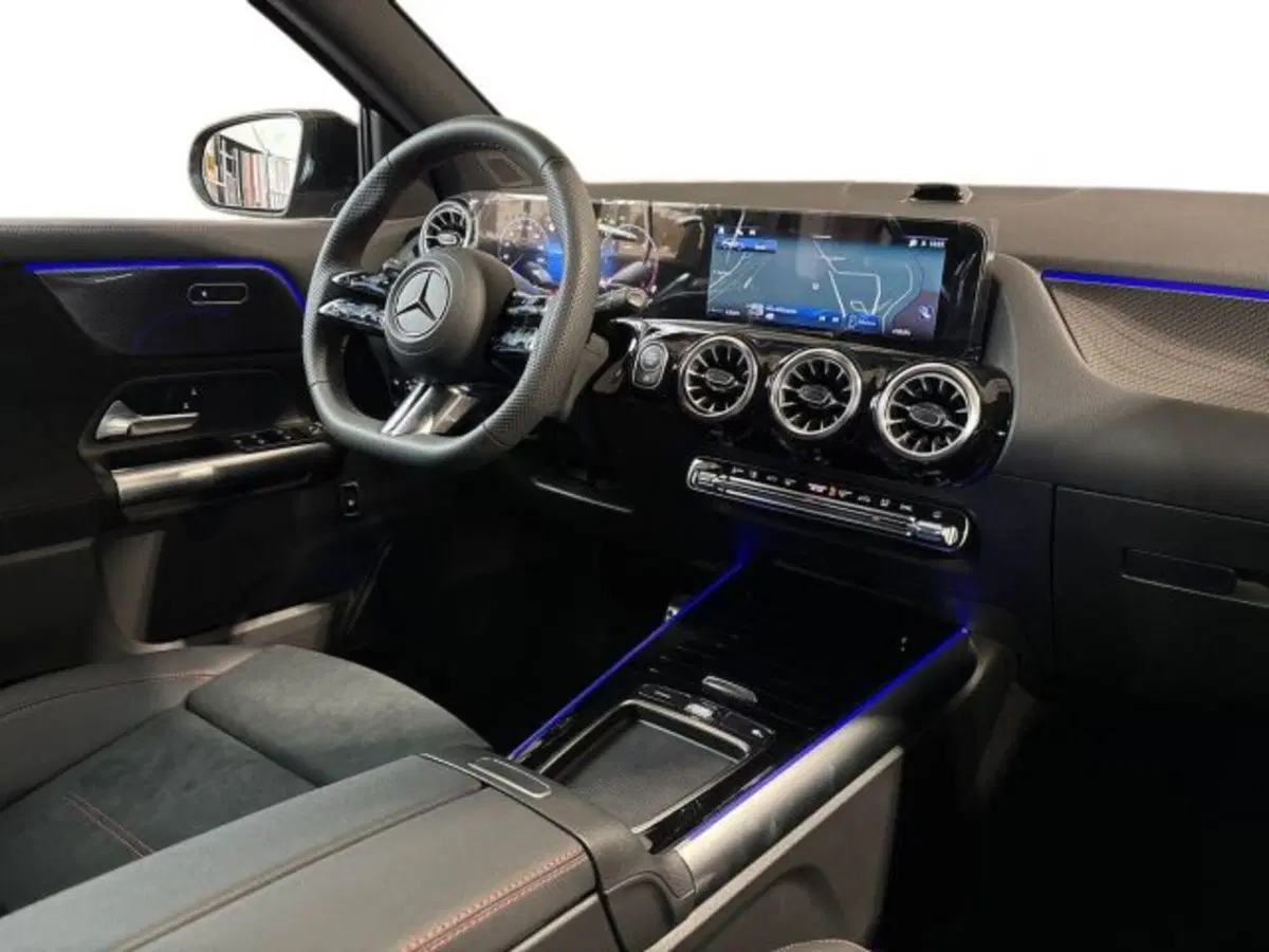 Mercedes-Benz GLA SUV nuova a Bologna (15)