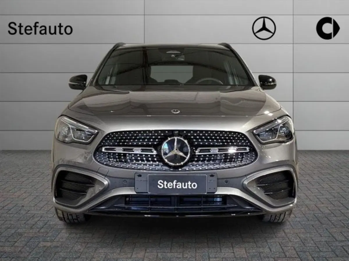 Mercedes-Benz GLA SUV nuova a Bologna (4)