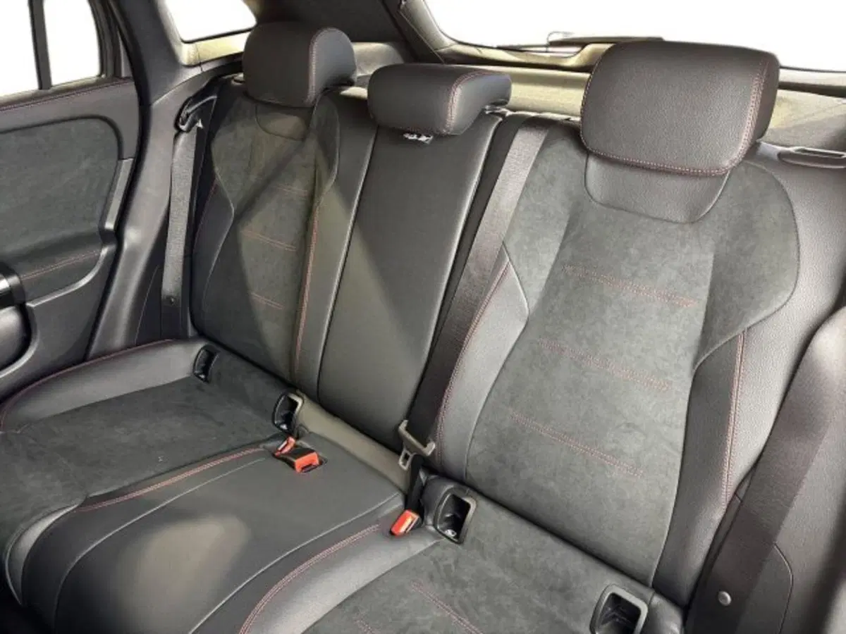 Mercedes-Benz GLA SUV nuova a Bologna (9)