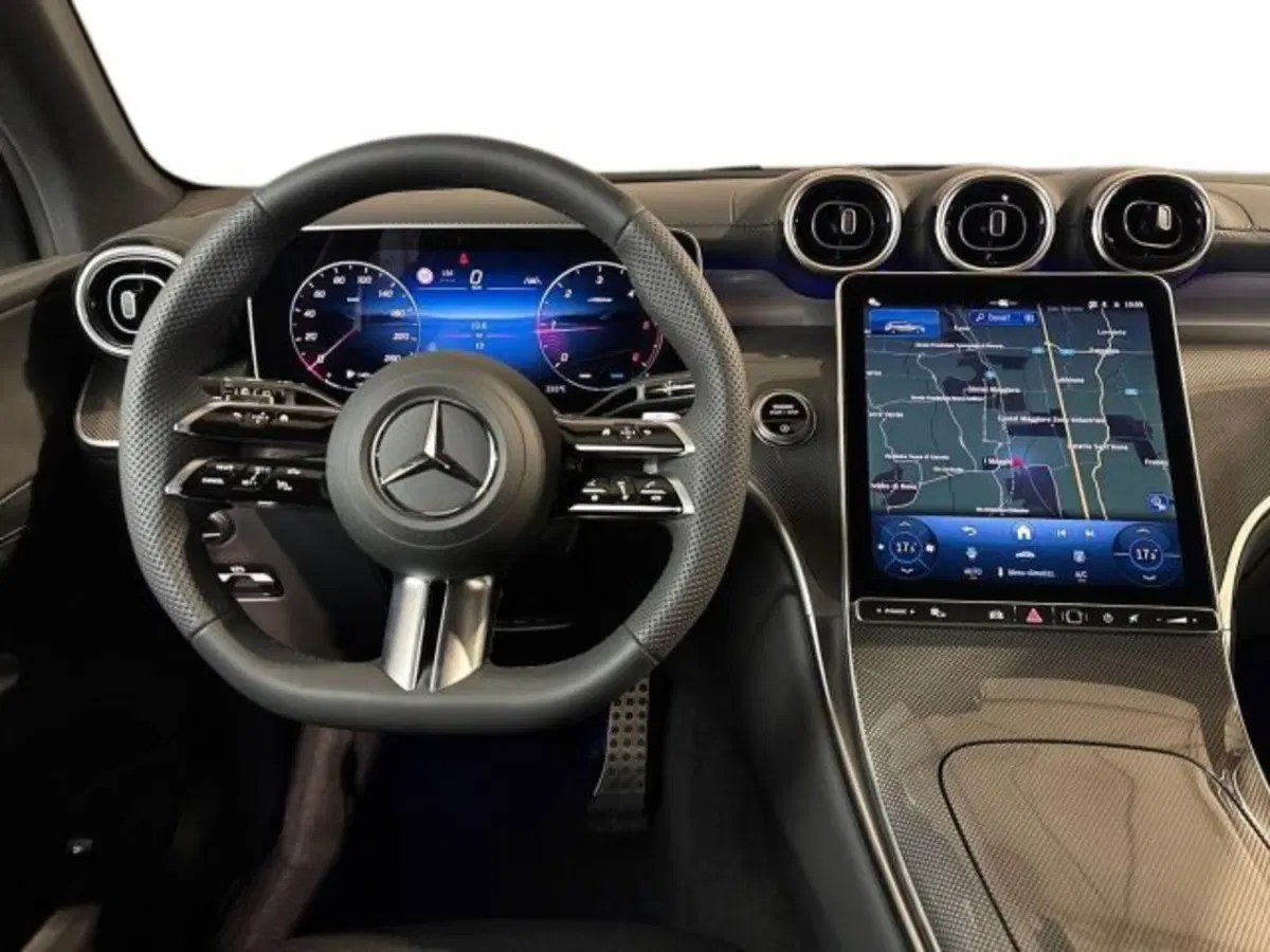 Mercedes-Benz GLC nuova a Bologna (14)