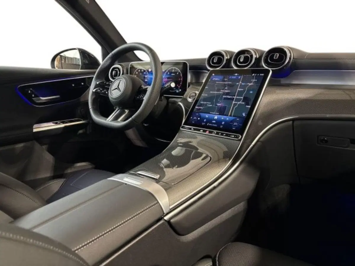 Mercedes-Benz GLC nuova a Bologna (15)