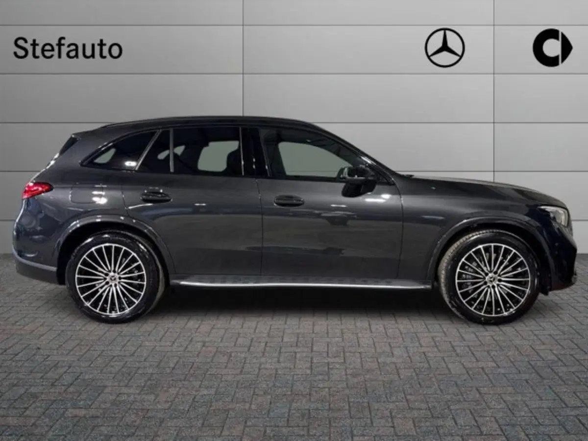 Mercedes-Benz GLC nuova a Bologna (2)