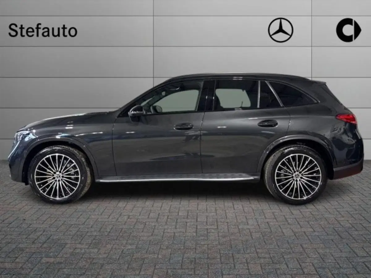 Mercedes-Benz GLC nuova a Bologna (3)
