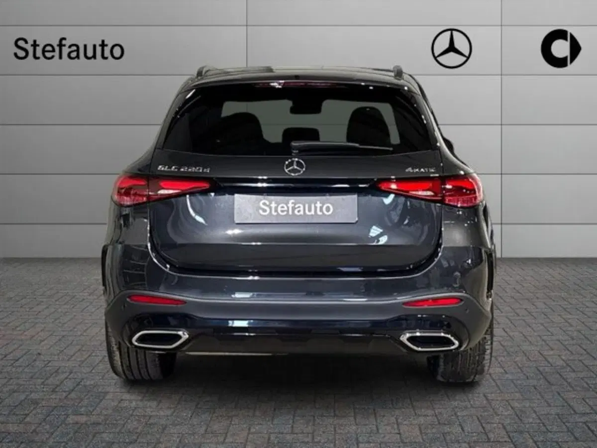 Mercedes-Benz GLC nuova a Bologna (6)