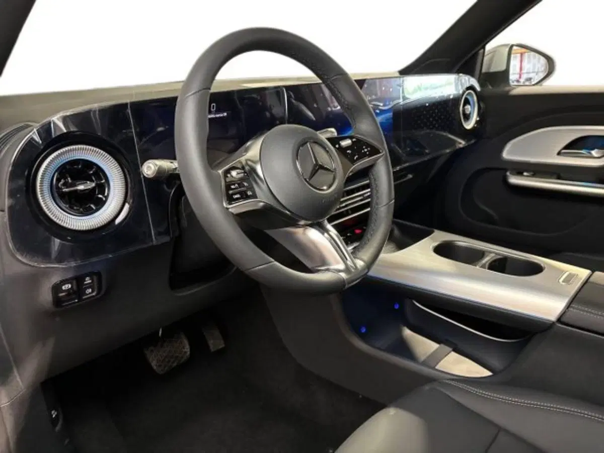 Mercedes-Benz GLB EQ nuova a Bologna (11)