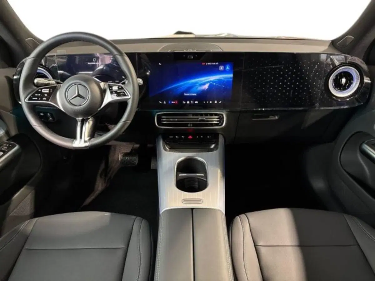 Mercedes-Benz GLB EQ nuova a Bologna (13)