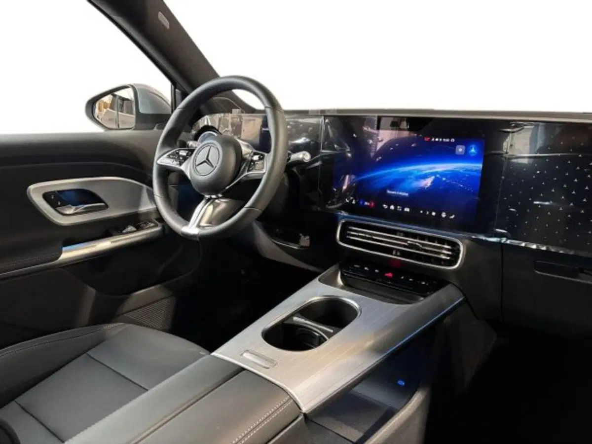 Mercedes-Benz GLB EQ nuova a Bologna (15)