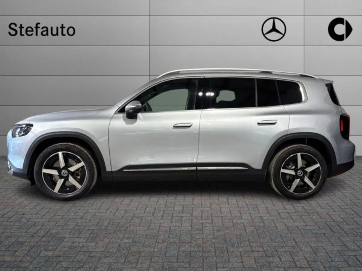 Mercedes-Benz GLB EQ nuova a Bologna (3)