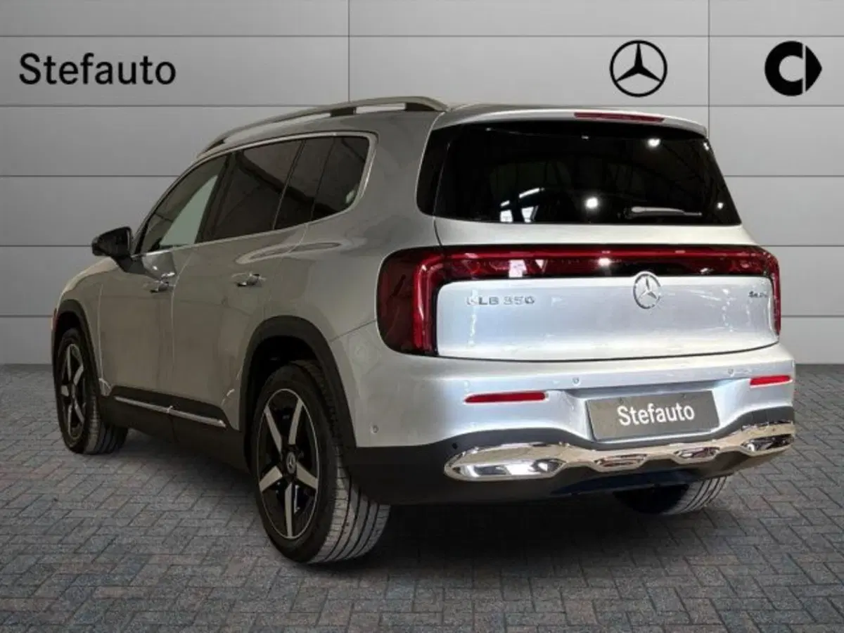 Mercedes-Benz GLB EQ nuova a Bologna (5)