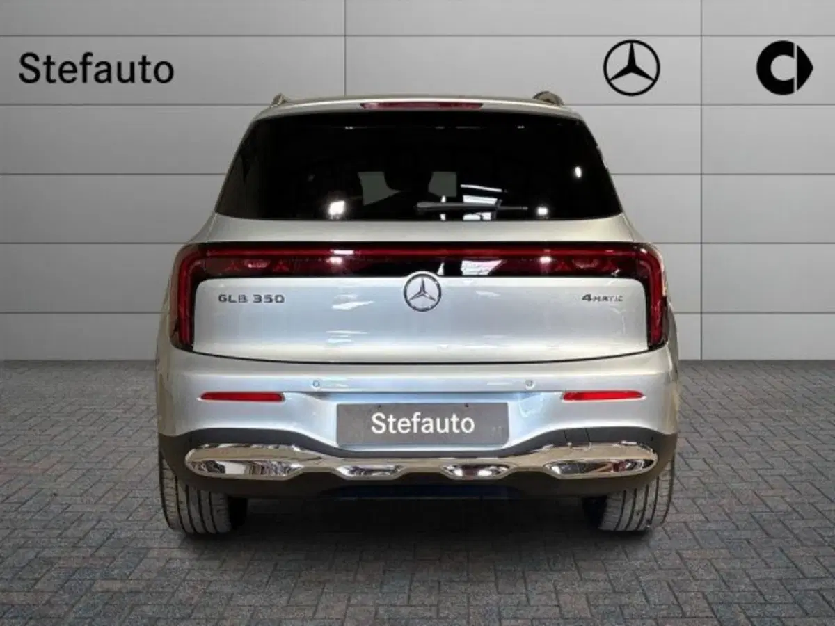 Mercedes-Benz GLB EQ nuova a Bologna (6)