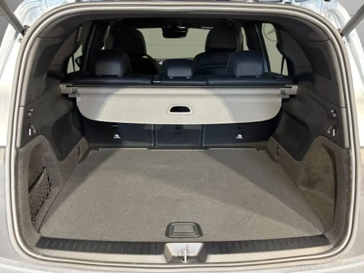 Mercedes-Benz GLB EQ nuova a Bologna (7)