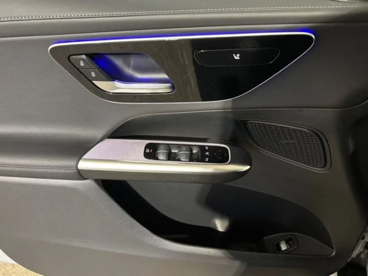 Mercedes-Benz GLC nuova a Bologna (10)