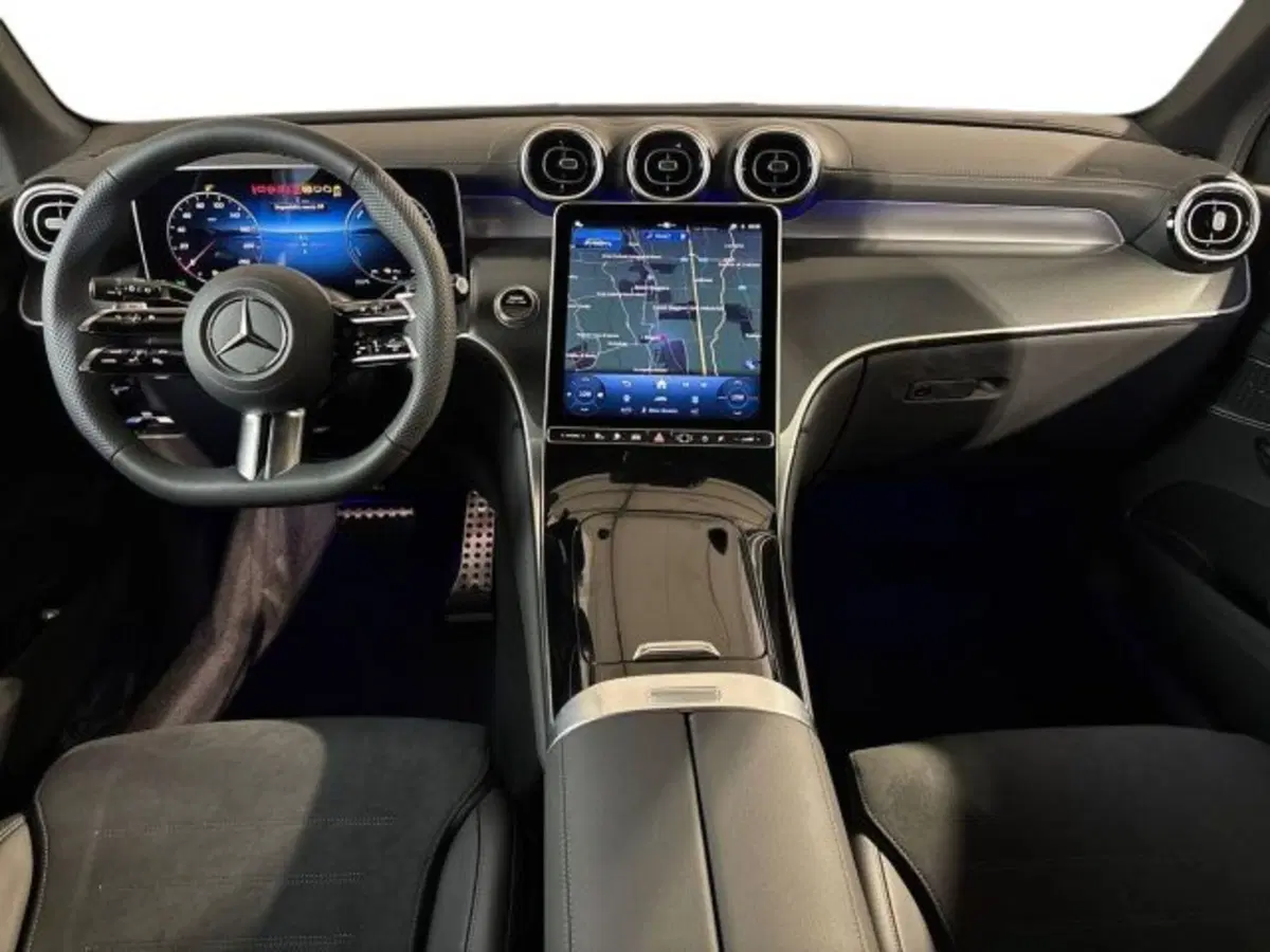 Mercedes-Benz GLC nuova a Bologna (13)