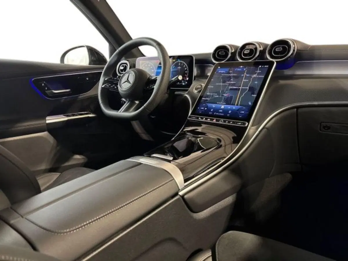 Mercedes-Benz GLC nuova a Bologna (15)