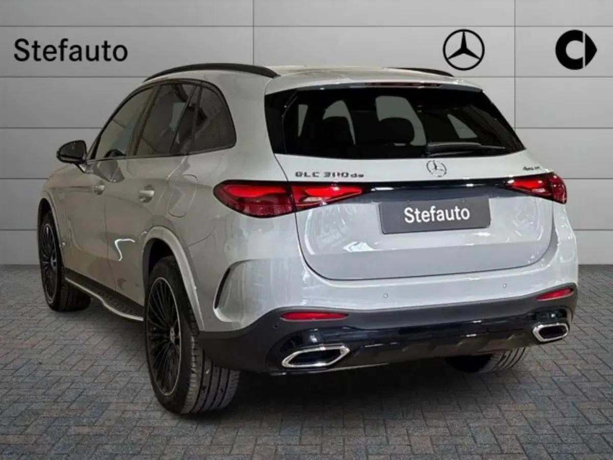 Mercedes-Benz GLC nuova a Bologna (5)