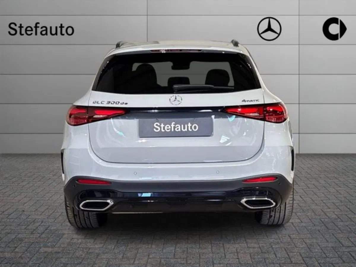 Mercedes-Benz GLC nuova a Bologna (6)