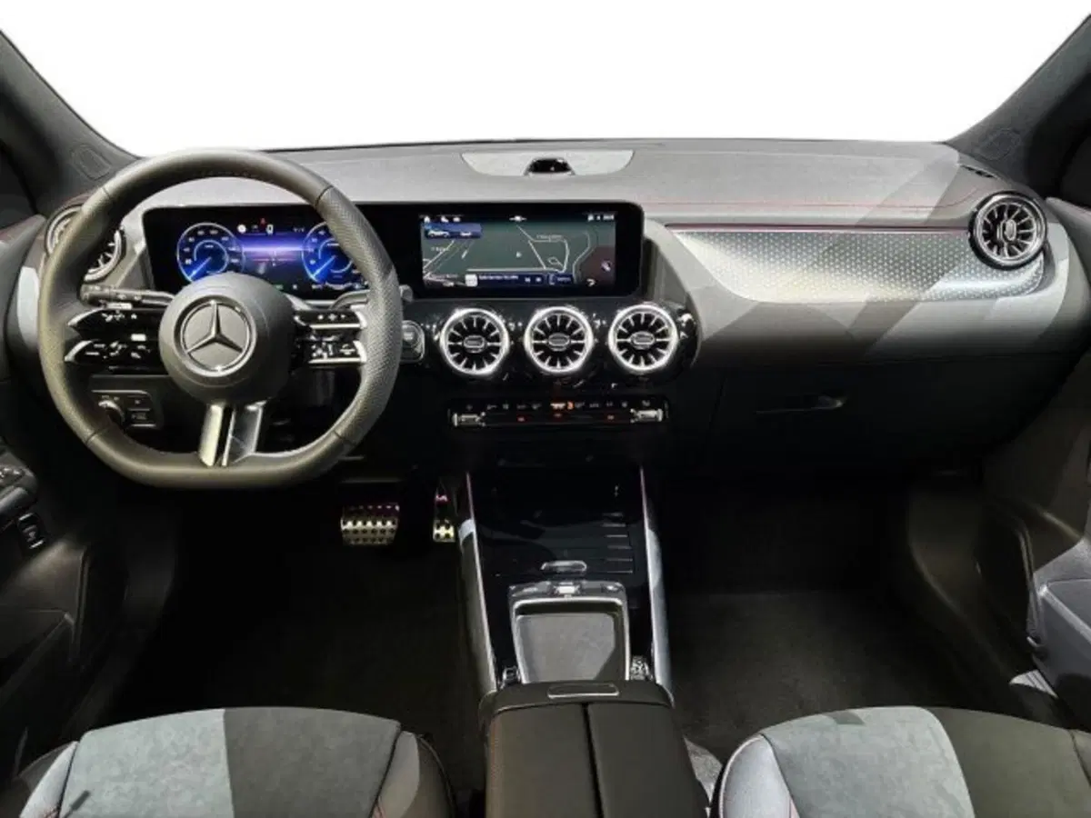 Mercedes-Benz EQA nuova a Bologna (13)
