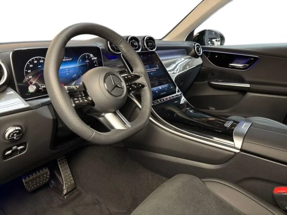 Mercedes-Benz GLC nuova a Bologna (11)