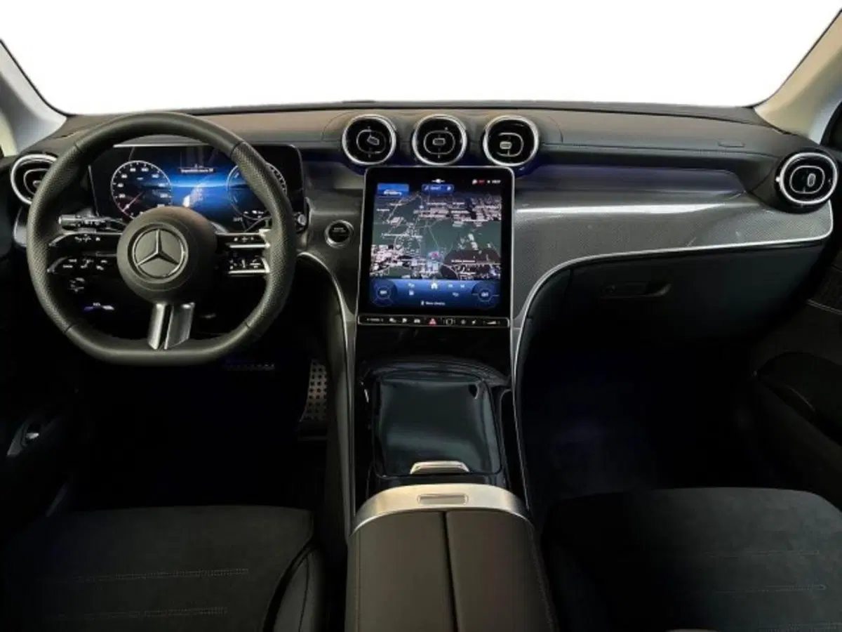 Mercedes-Benz GLC nuova a Bologna (13)
