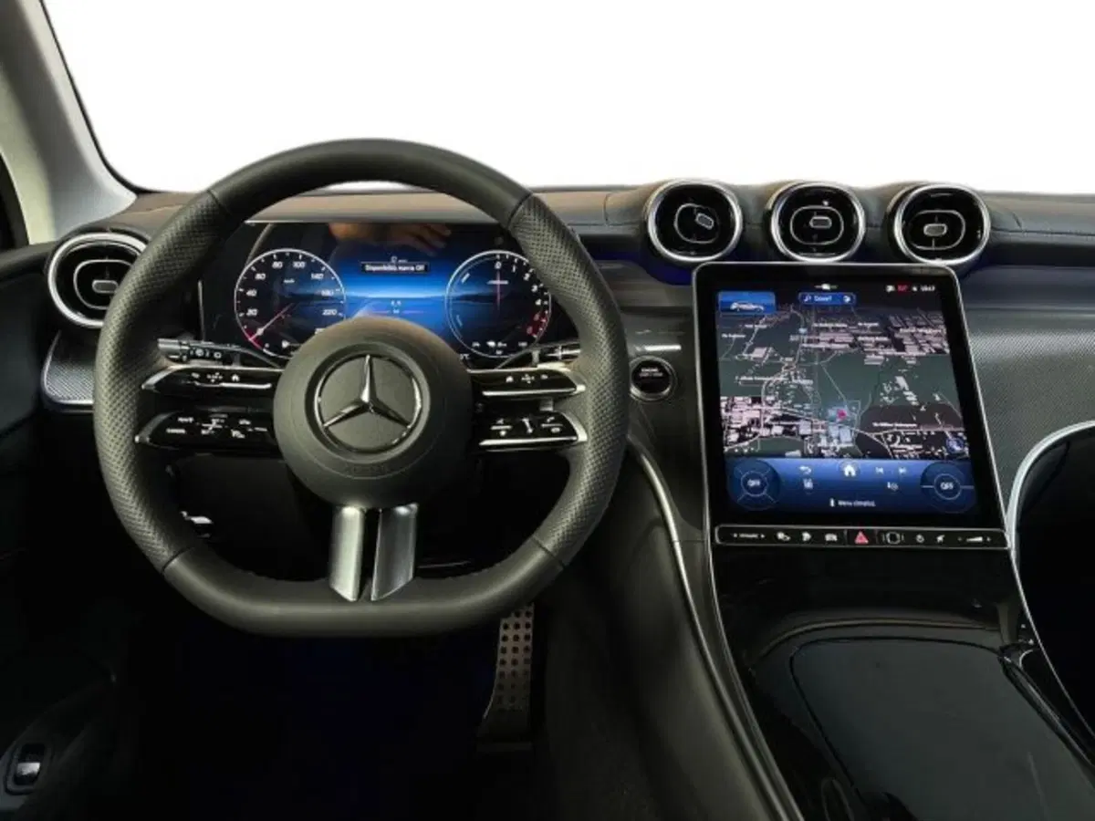 Mercedes-Benz GLC nuova a Bologna (14)