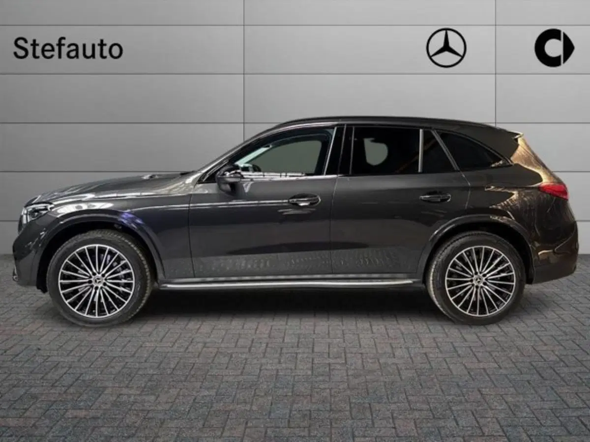 Mercedes-Benz GLC nuova a Bologna (3)
