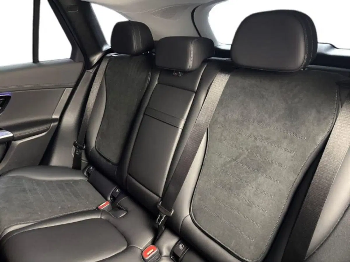 Mercedes-Benz GLC nuova a Bologna (9)