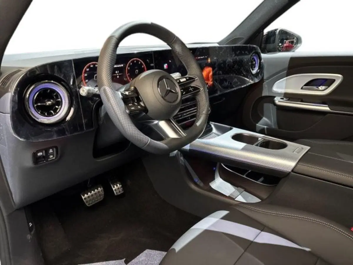 Mercedes-Benz GLB EQ nuova a Bologna (11)