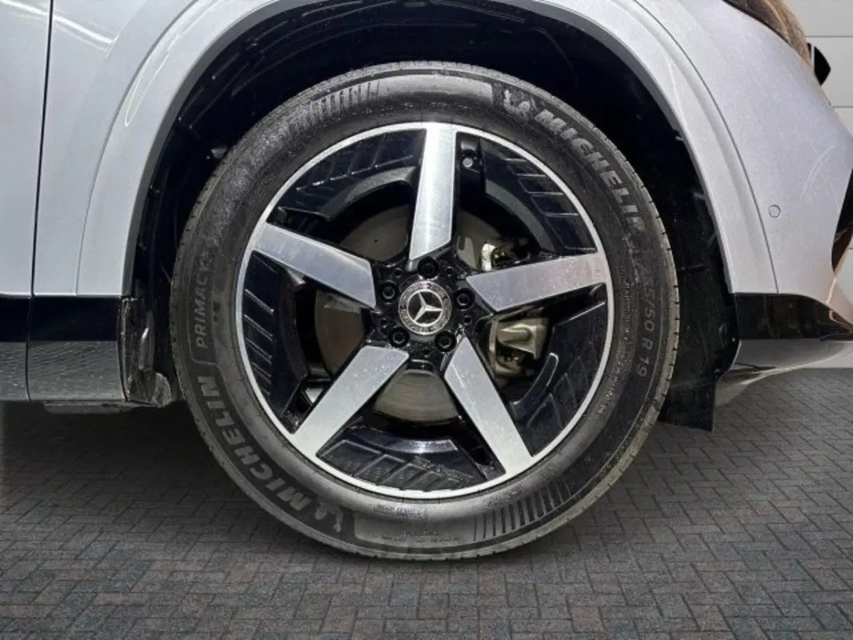 Mercedes-Benz GLB EQ nuova a Bologna (8)