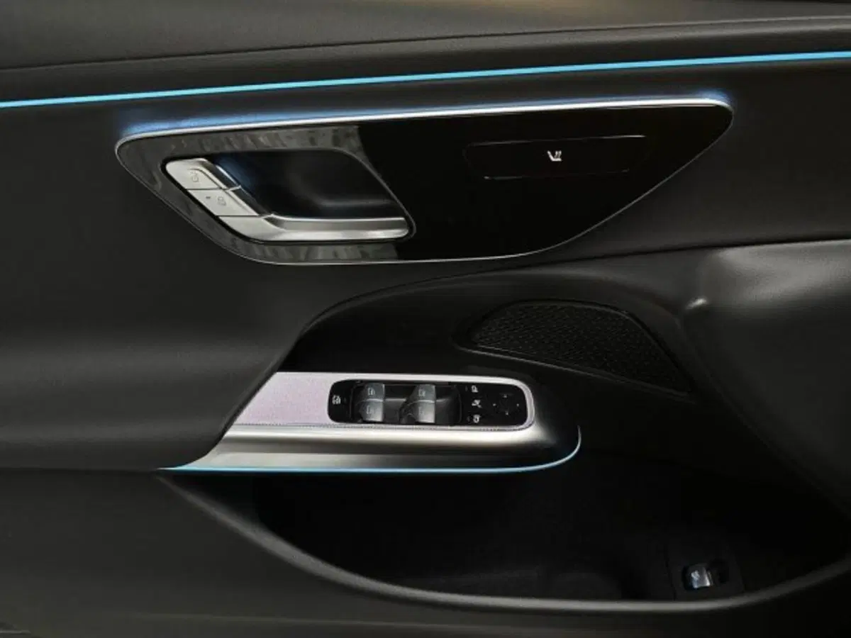 Mercedes-Benz Classe E Station Wagon nuova a Bologna (10)