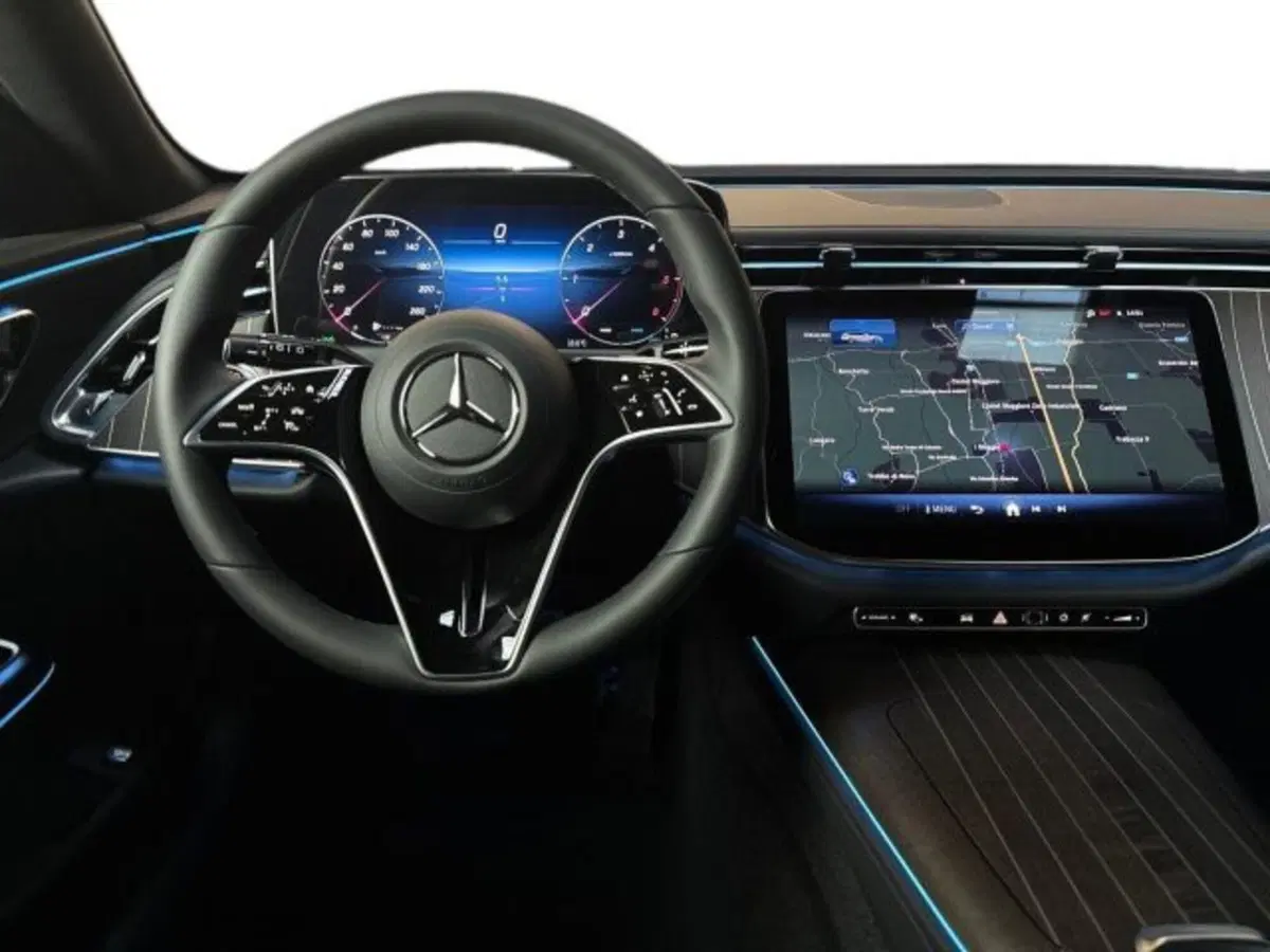 Mercedes-Benz Classe E Station Wagon nuova a Bologna (14)