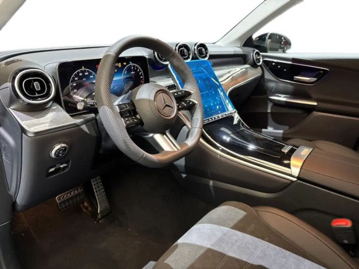 Mercedes-Benz GLC nuova a Bologna (11)