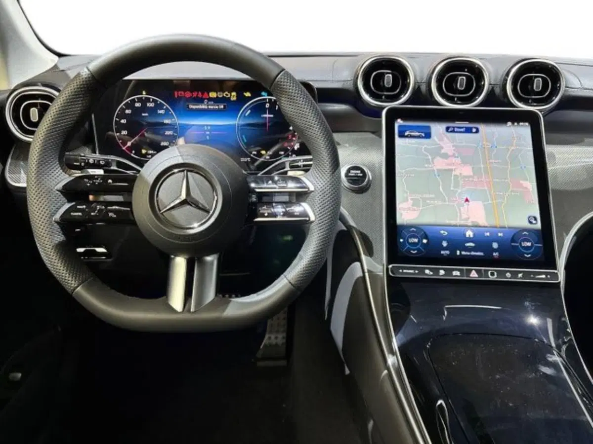 Mercedes-Benz GLC nuova a Bologna (14)