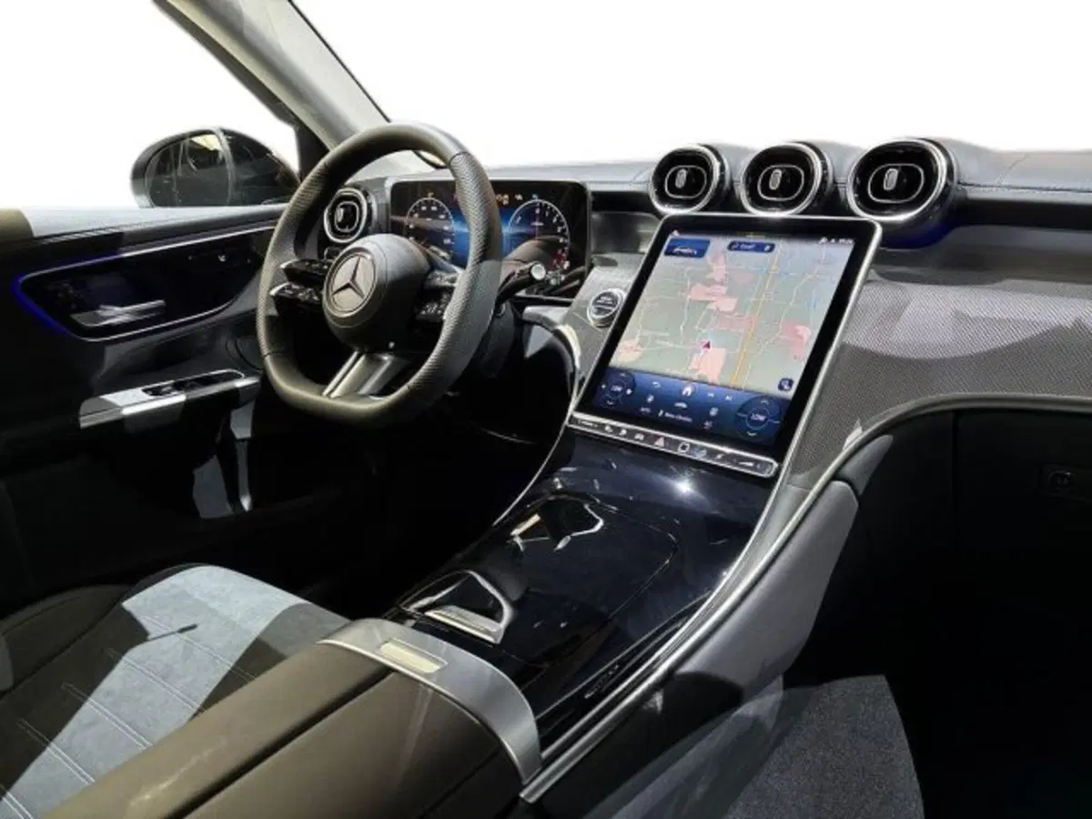 Mercedes-Benz GLC nuova a Bologna (15)