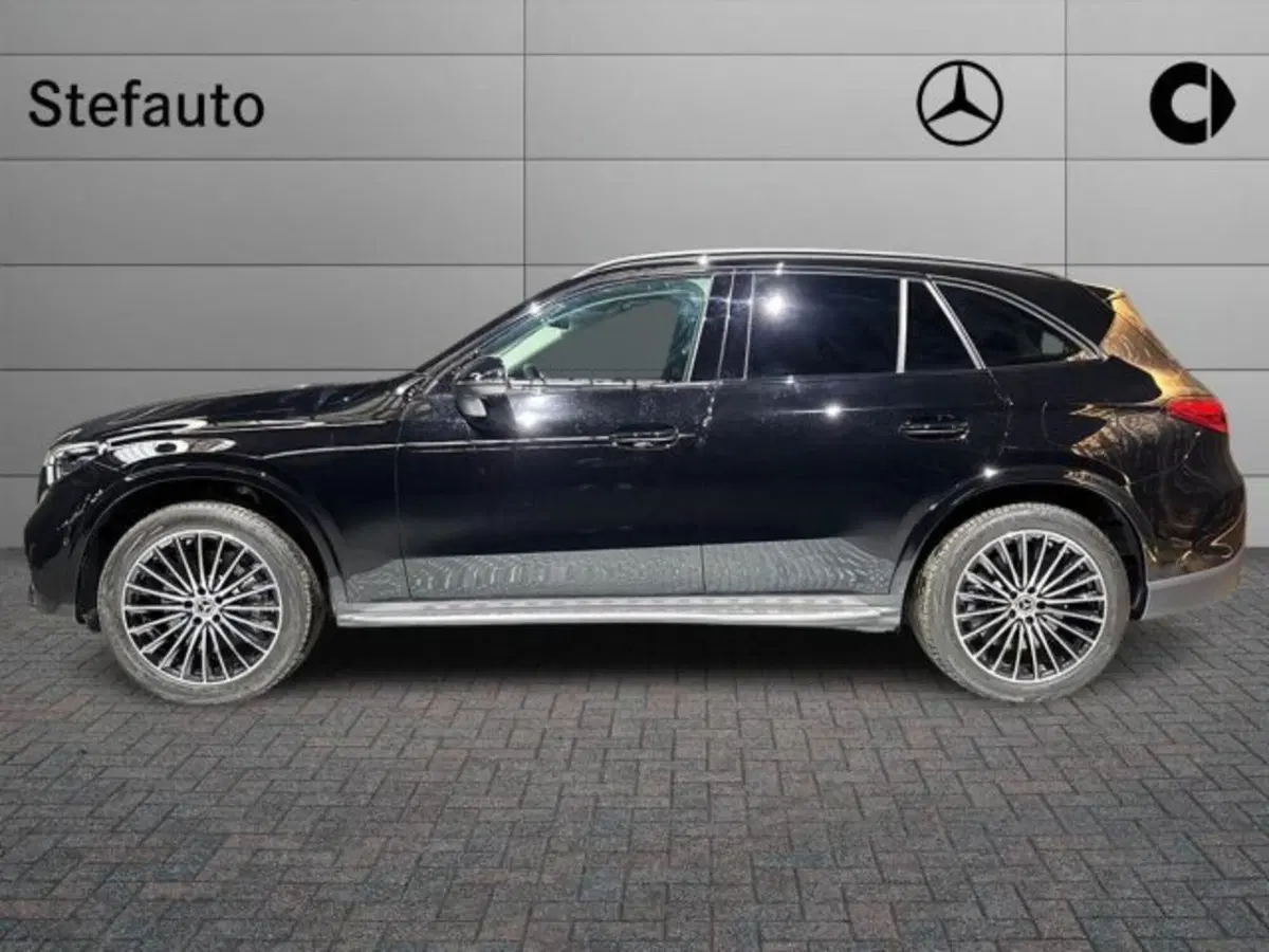 Mercedes-Benz GLC nuova a Bologna (3)