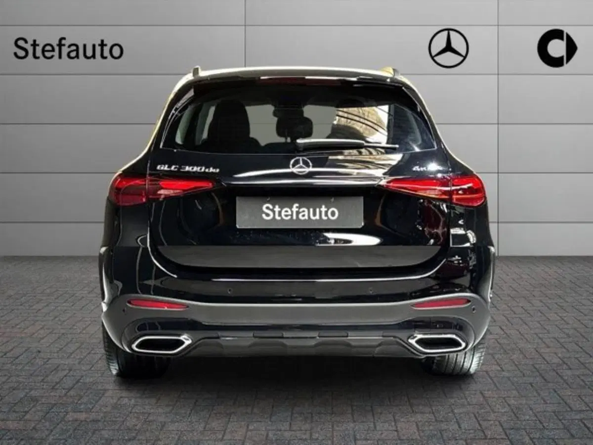 Mercedes-Benz GLC nuova a Bologna (6)