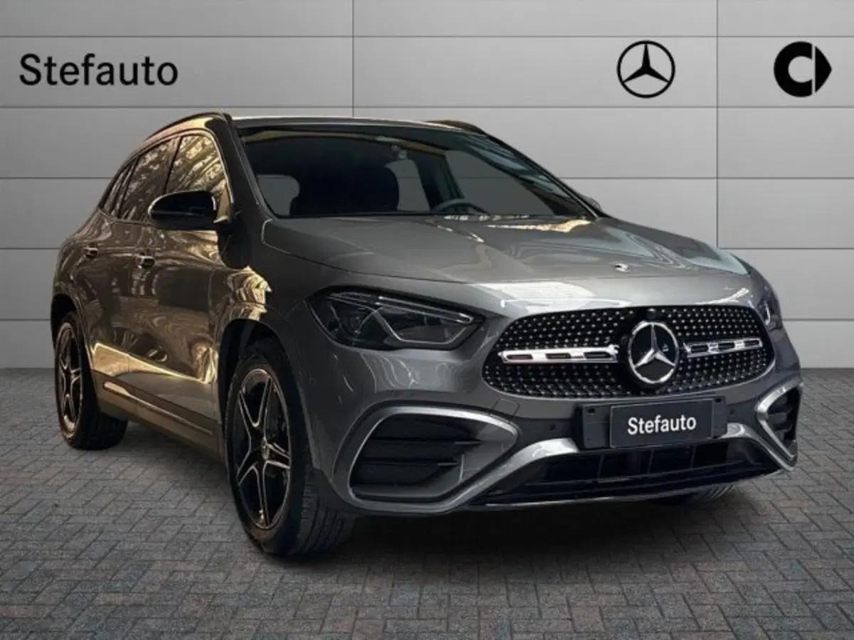 Mercedes-Benz GLA SUV nuova a Bologna