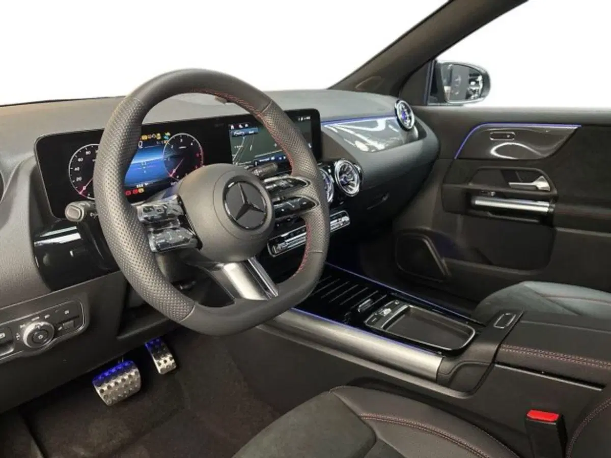 Mercedes-Benz GLA SUV nuova a Bologna (11)