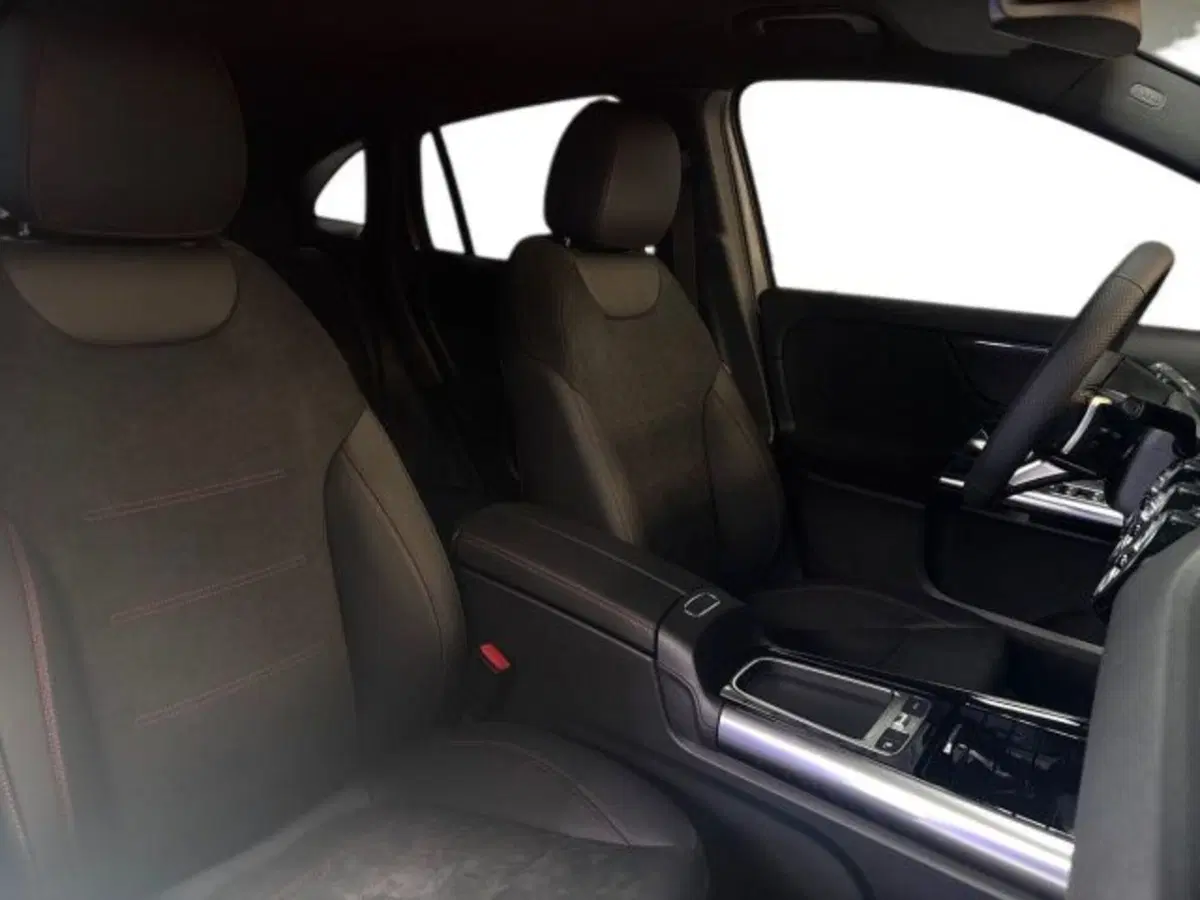 Mercedes-Benz GLA SUV nuova a Bologna (16)