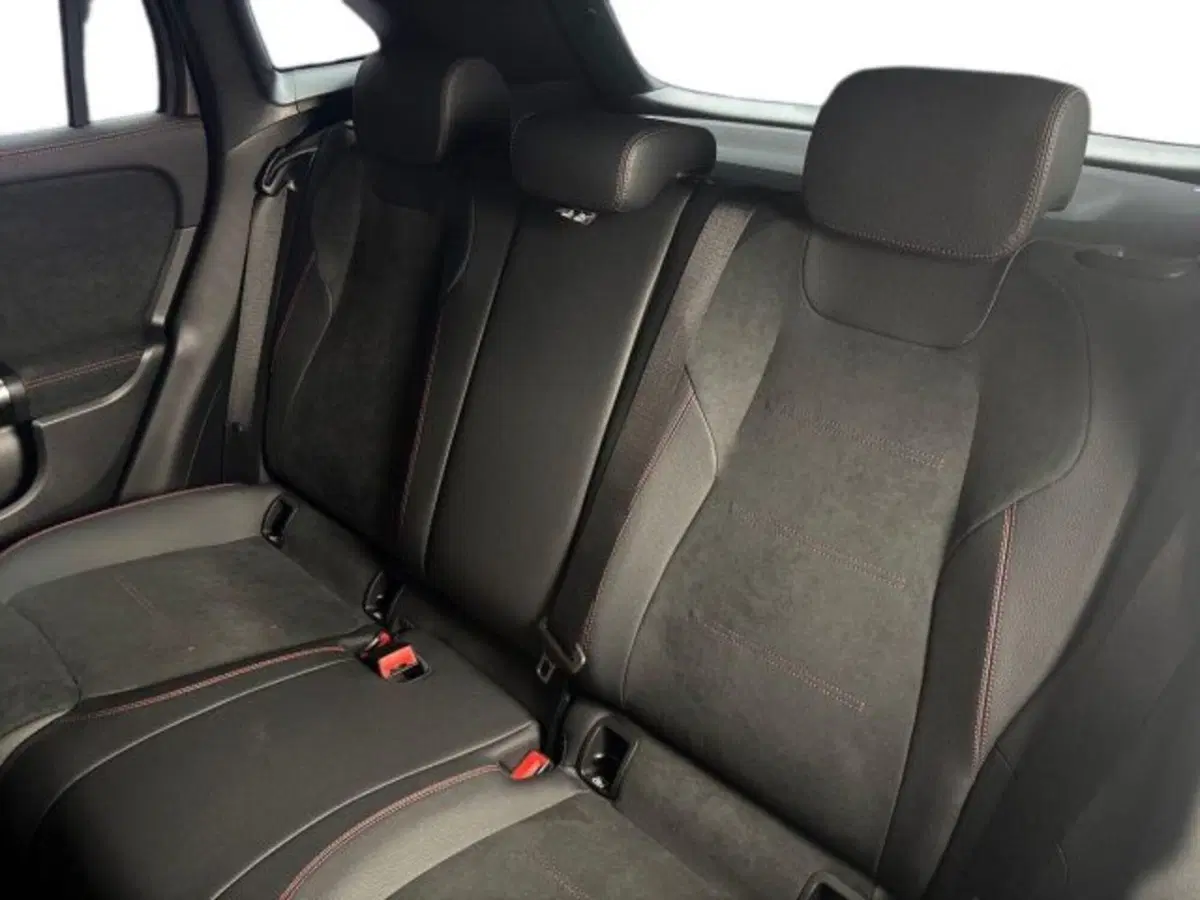 Mercedes-Benz GLA SUV nuova a Bologna (9)