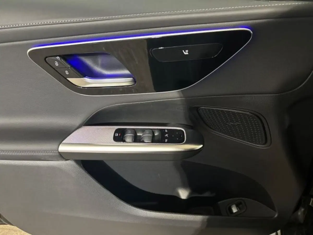 Mercedes-Benz GLC nuova a Bologna (10)